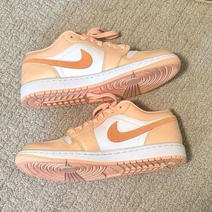 Nike Air Jordan 1 Low Sunset Haze Women’s 9